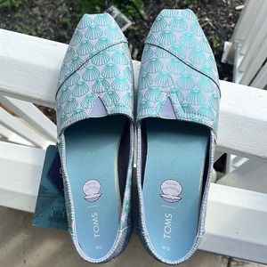 Size 12 new shell Toms